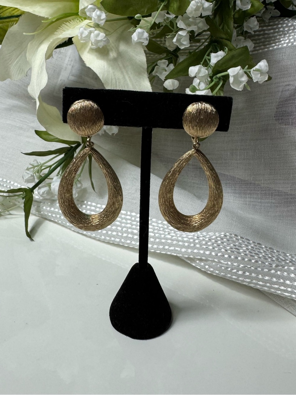 Elegant Gold Teardrop Drop Earrings - Women Jewelry